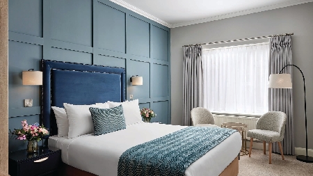 The Sandymount Hotel Classic King sized bedroom